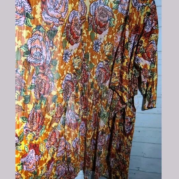 LuLaRoe Orange and Pink Floral Tunic - Picture 4 of 8